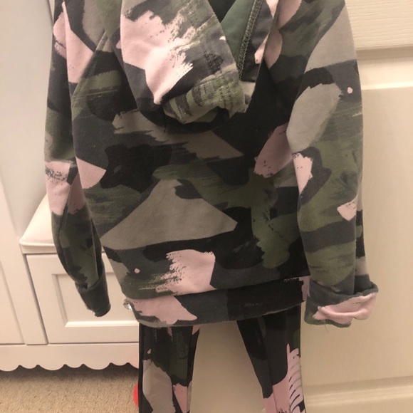 2 piece puma set - Picture 2 of 3